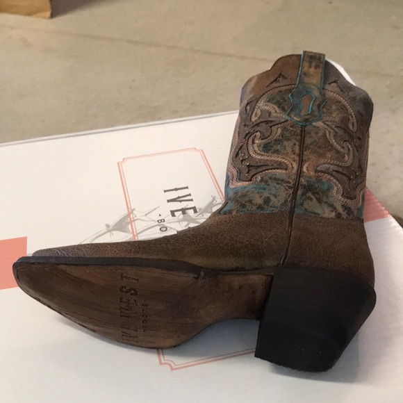 IVE WEST BOOTS- Guillio Cowgirl Boots - Picture 8 of 10